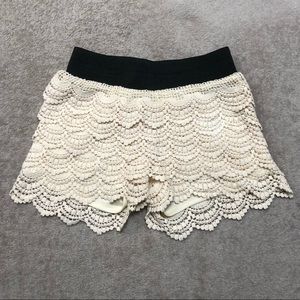 Ruffle shorts